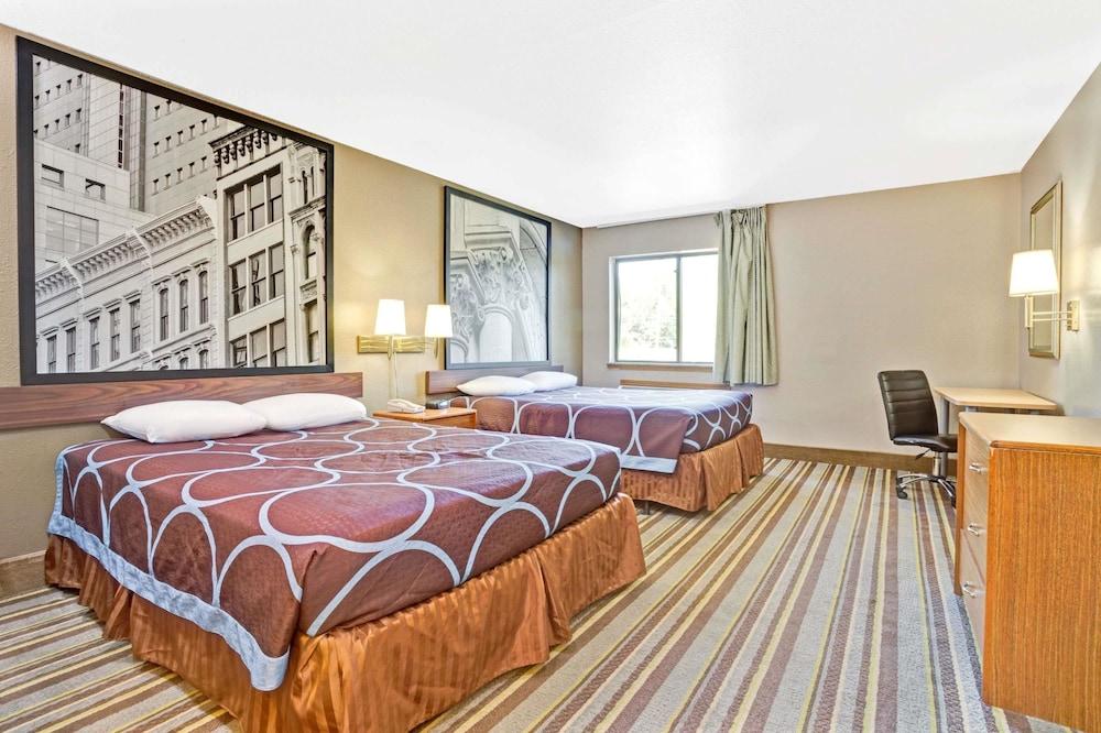 Super 8 By Wyndham Louisville Airport Exteriör bild