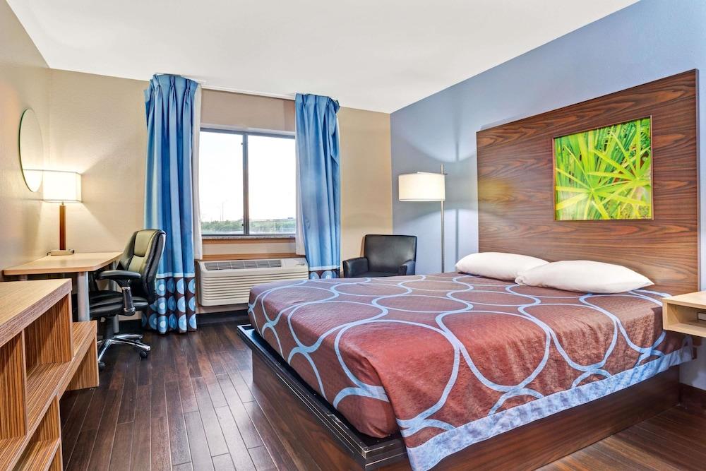Super 8 By Wyndham Louisville Airport Exteriör bild