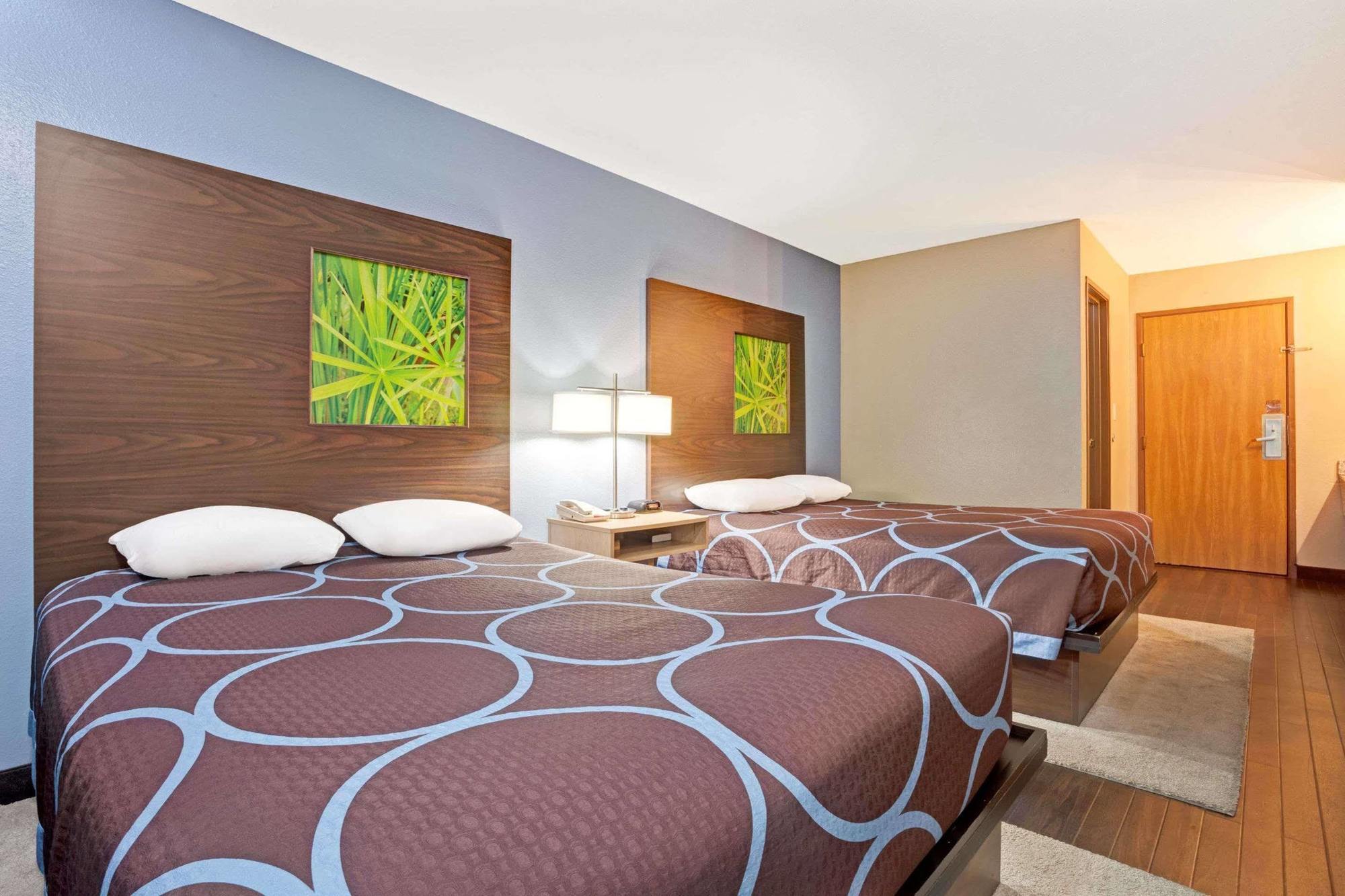 Super 8 By Wyndham Louisville Airport Exteriör bild